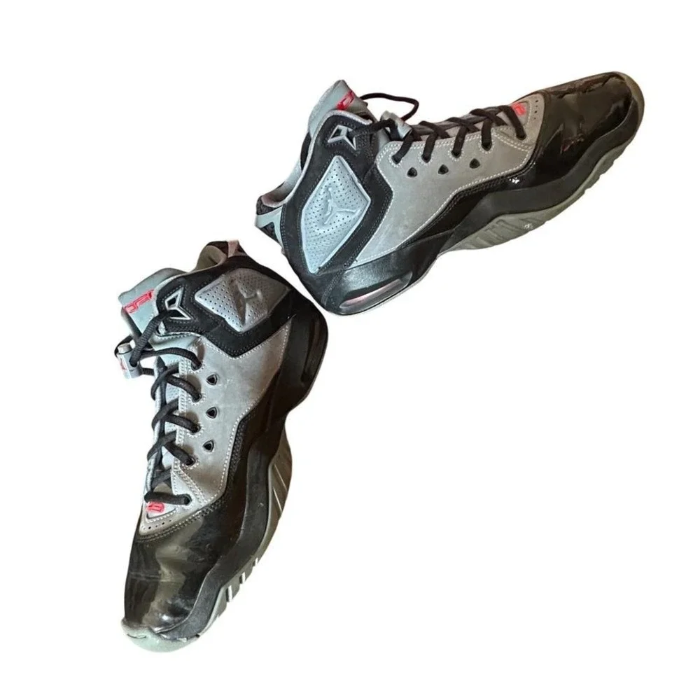 Jordan Max Aura‎ Black Wolf Grey Red Basketball Shoes CQ9449-001 Mens 8.5